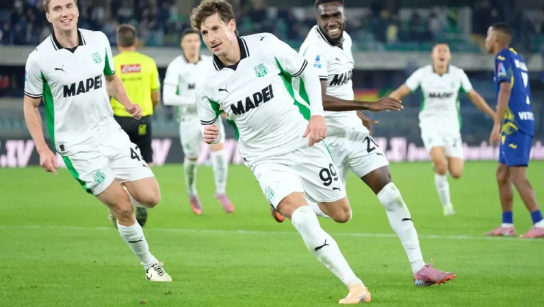 Colpo Sassuolo a Verona, 0-1 al Bentegodi firmato Pinamonti