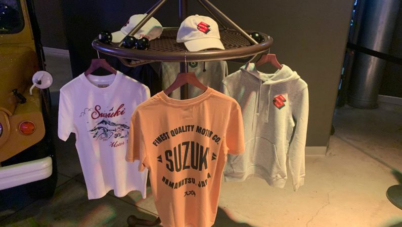 Suzuki lancia a Eicma una nuova collezione di abbigliamento di qualità