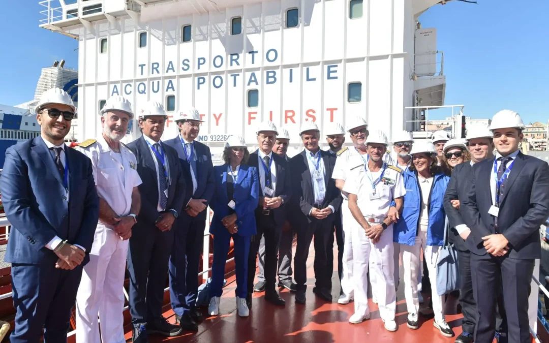 Dissalatore mobile marino, visita alla nave di Marnavi al porto di Napoli