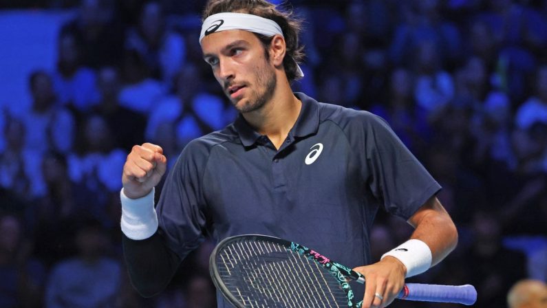 Musetti rimonta Wawrinka e avanza ai quarti ad Atene, azzurro ancora in corsa per le Finals
