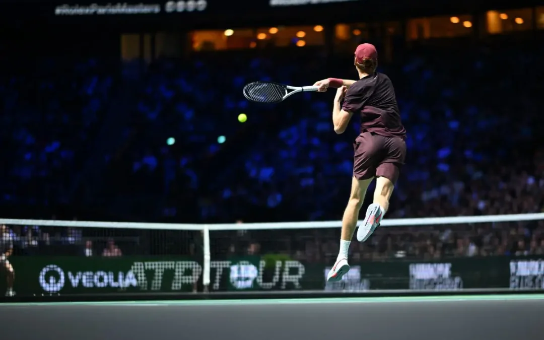 Sinner schiaccia Zverev e vola in finale a Parigi indoor