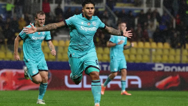 Il Bologna vince 3-1 il derby col Parma, doppietta di Castro
