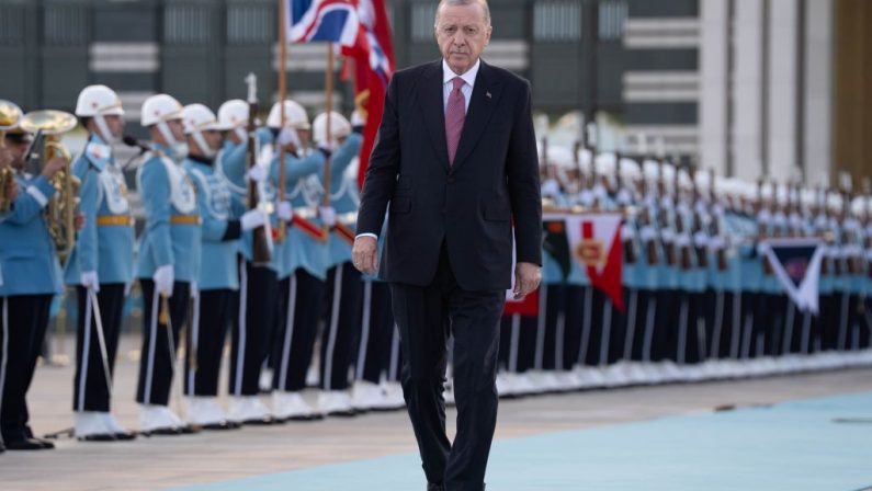 Erdogan “Hamas rispetta il cessate il fuoco, Israele no”