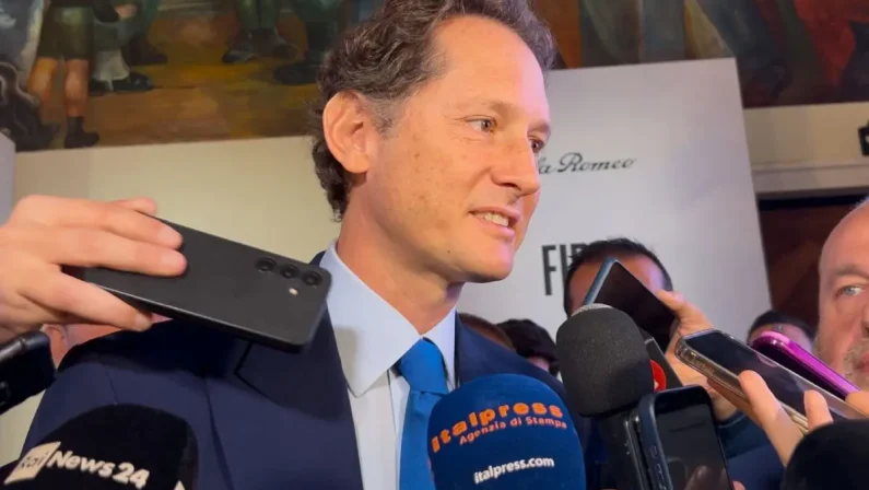 Stoccata Elkann “Piloti Ferrari pensino a guidare e parlino meno”