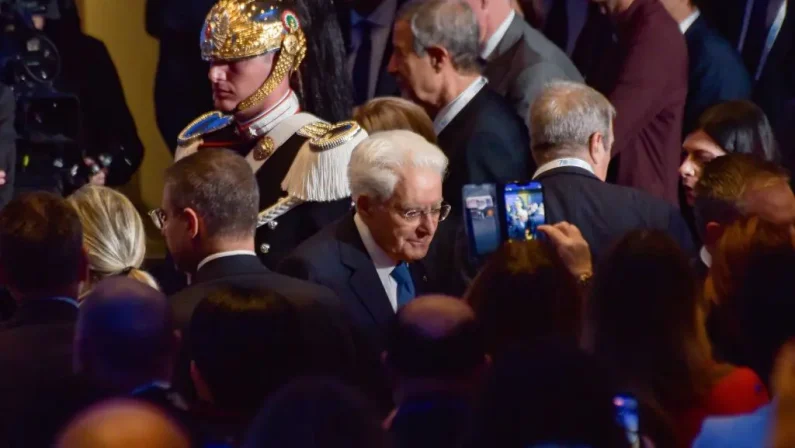 Mattarella “Astensione preoccupa, non accontentarsi di una democrazia a bassa intensità”