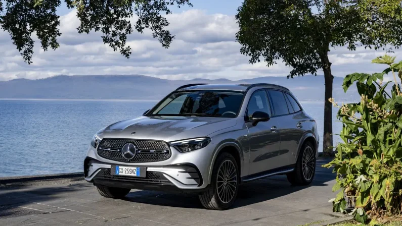 Mercedes-Benz GLC festeggia 100.000 unità vendute in Italia