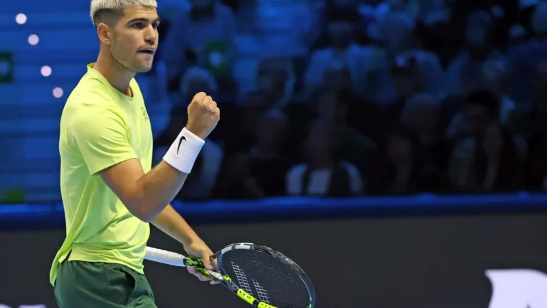 Atp Finals, Alcaraz batte Fritz e si porta a un passo dalle semifinali. Stasera tocca a Musetti