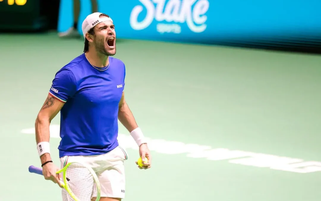 Italia avanti 1-0 sulla Spagna in finale di Coppa Davis: Berrettini batte Carreno Busta, in campo Cobolli