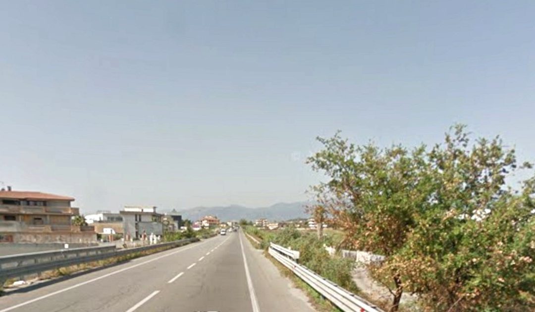 Bovalino, uomo trovato ferito sotto un ponte della Ss 106