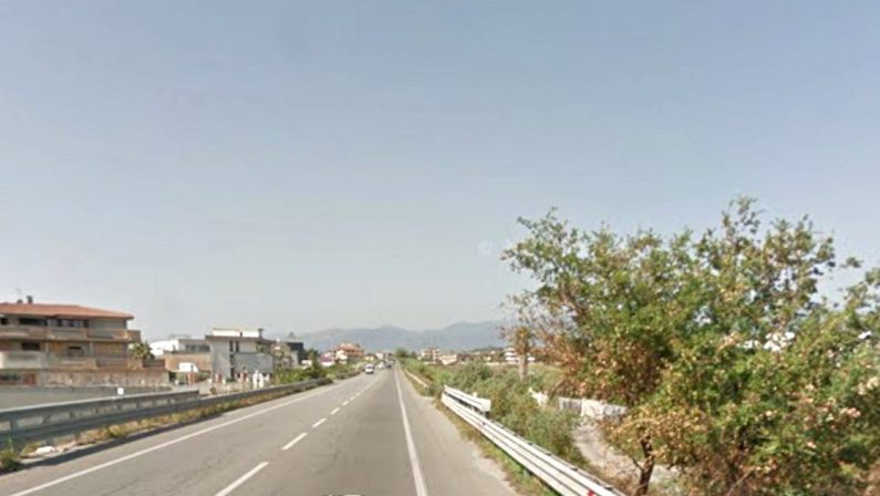 Bovalino, uomo trovato ferito sotto un ponte della Ss 106