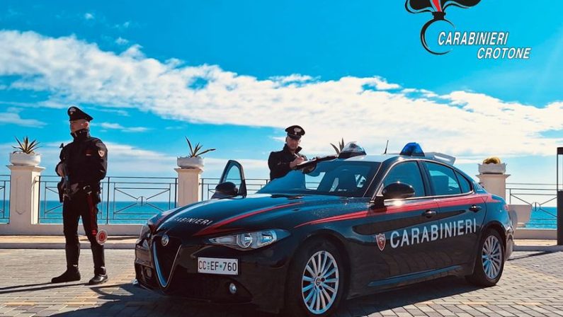 Cirò Marina, giovane arrestato per estorsione e atti persecutori al titolare di una kebabberia