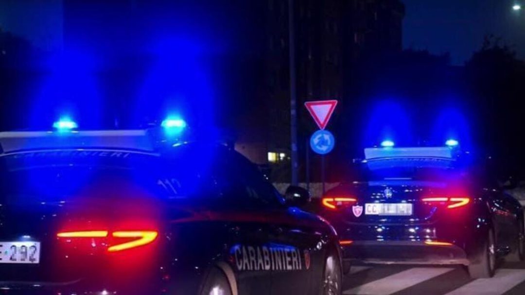 Mostra Pop Art Reggio, sequestrate 143 opere d’arte contraffatte: Indagati 3 belgi