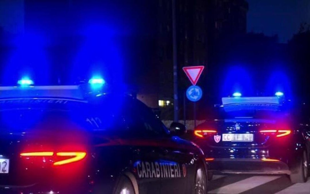 Mostra Pop Art Reggio, sequestrate 143 opere d’arte contraffatte: Indagati 3 belgi