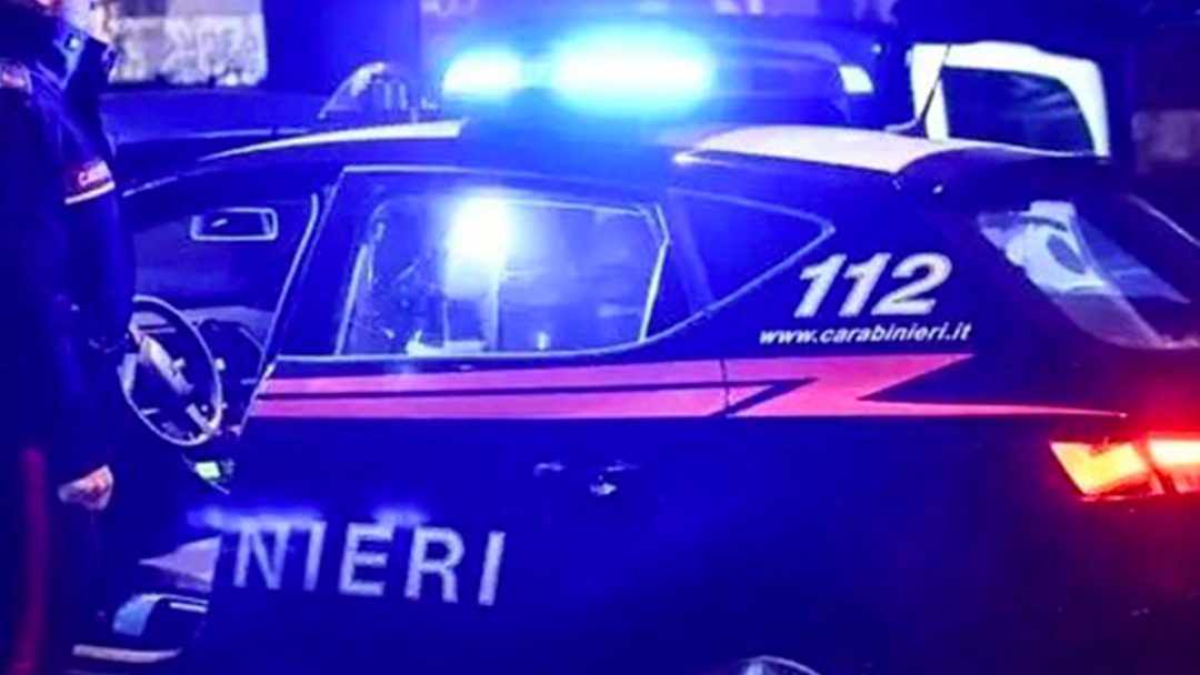 Napoli, controlli nei rioni popolari: sequestri di armi e droga