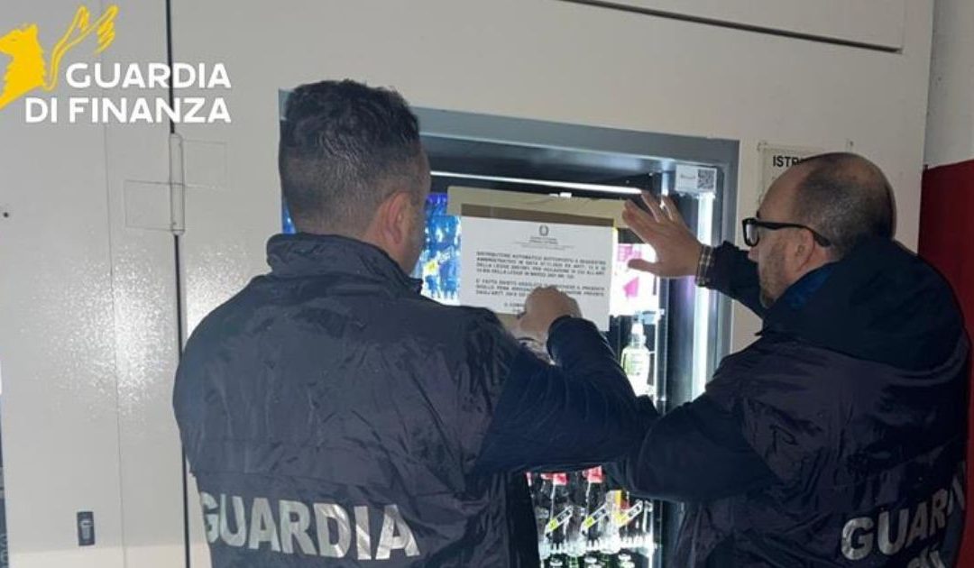 Sequestrati tre distributori automatici di alcolici nel Tirreno Cosentino