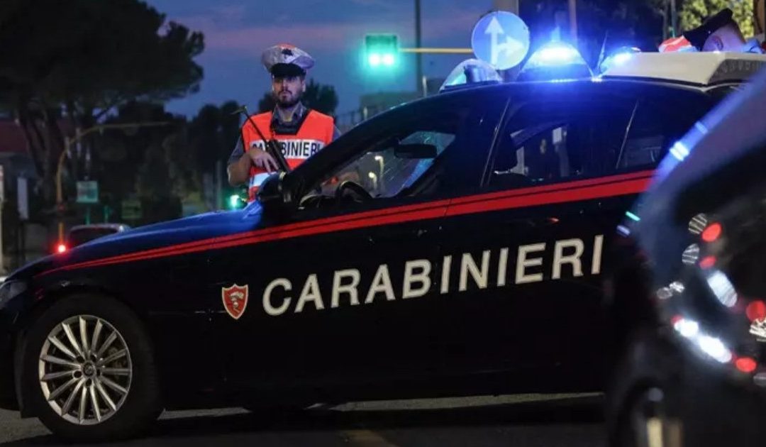 Napoli, morde al petto un Carabiniere durante un controllo: arrestato 50enne