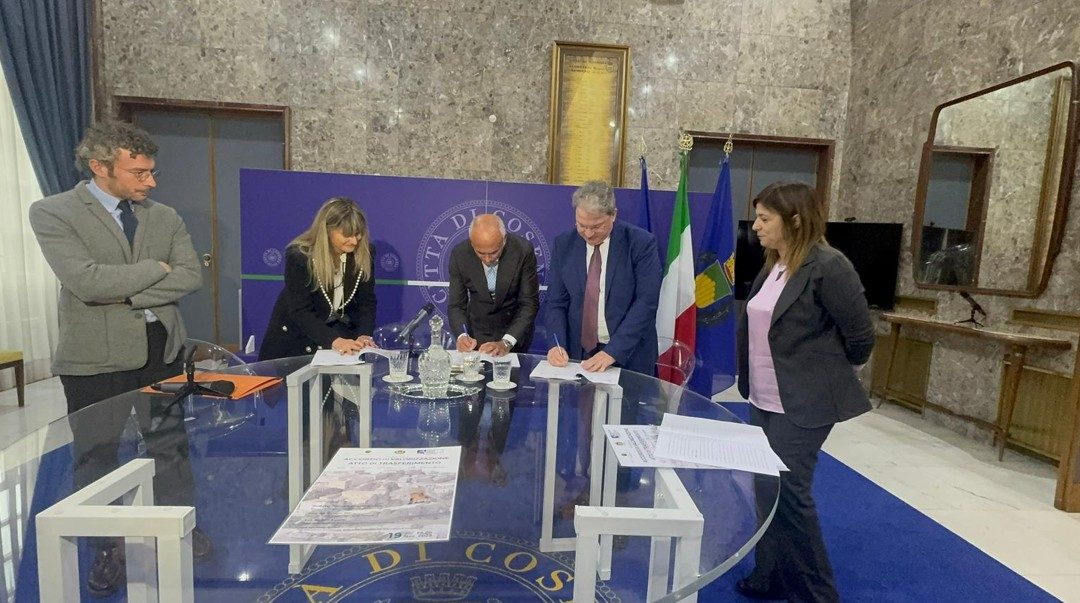 Cosenza, Ex scuderie della Caserma “Fratelli Bandiera”: firmato l’accordo Demanio-Comune