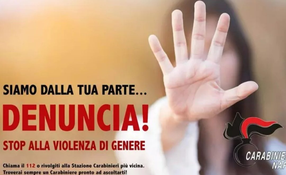 Ubriaco aggredisce l’ex davanti casa a Napoli, arrestato