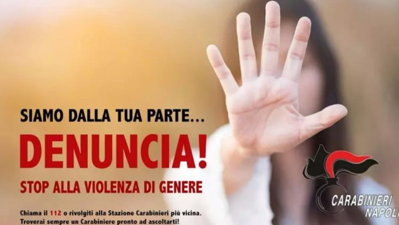Ubriaco aggredisce l’ex davanti casa a Napoli, arrestato