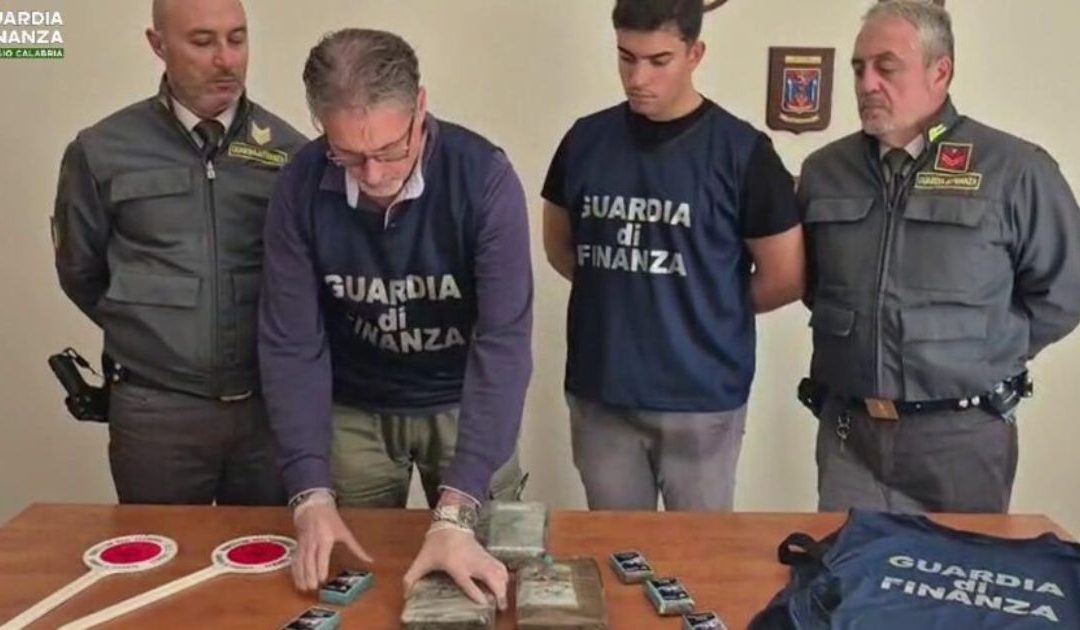 Villa San Giovanni, camionista arrestato con sette chili di droga
