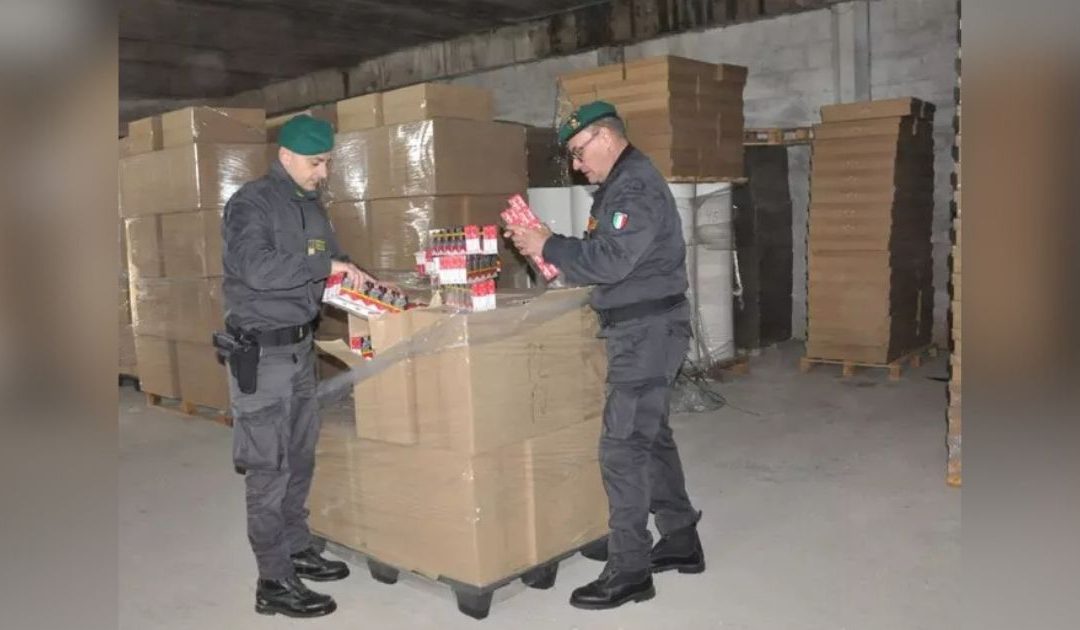 Brindisi, scoperta fabbrica clandestina di sigarette