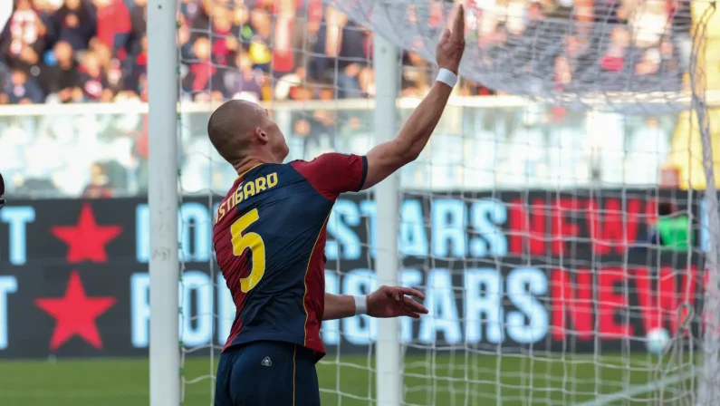 Gol, errori e ribaltoni: tra Cagliari e Genoa succede di tutto, è 3-3