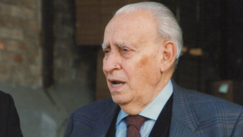 A Cosenza una statua per Mancini. Scelto lo scultore che ha omaggiato Maradona a Napoli 