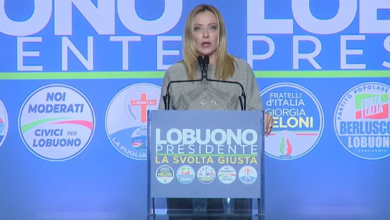 Meloni a Bari: “Abbiamo investito sull’orgoglio del Sud, puntiamo a vincere con Lobuono”