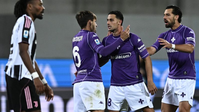 Mandragora risponde a Kostic, Fiorentina-Juventus finisce 1-1. Cori razzisti a Vlahovic