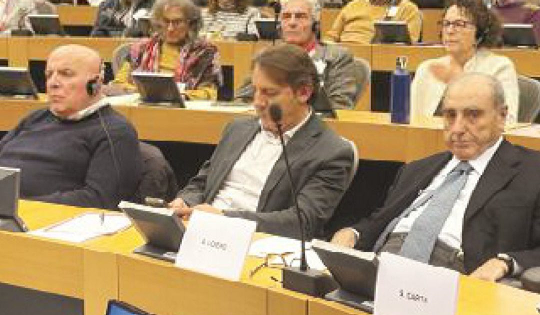 Da sinistra, in prima fila: Mario Oliverio, Pasquale Tridico e Agazio Loiero