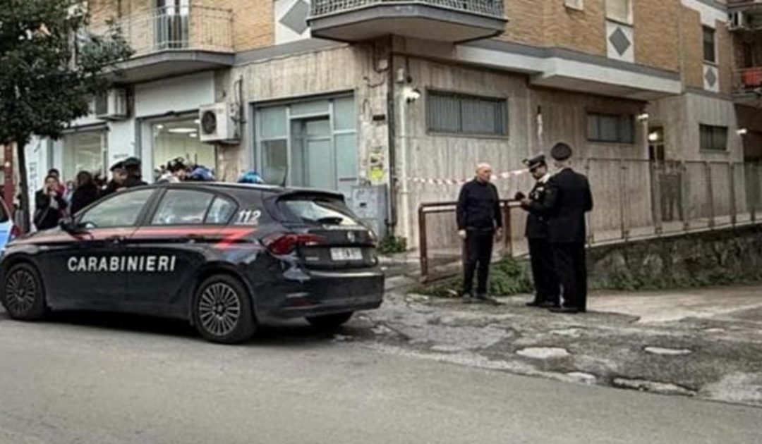 Omicidio a San Paolo Bel Sito, uomo chiama il 112: «Ho ucciso mia sorella»