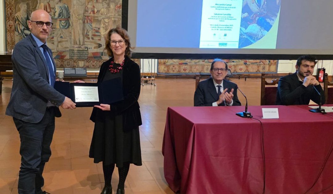 La consegna del premio allo storico Andrea Mammone
