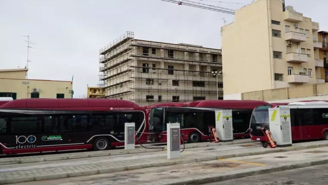 A Reggio Calabria 67 colonnine di ricarica per i nuovi bus elettrici Atam