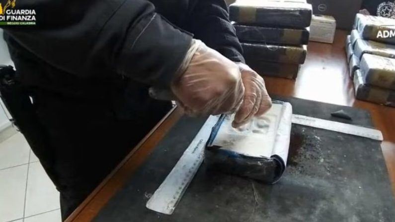 Maxi-sequestro di cocaina al porto di Gioia Tauro: trovati 175 chili nascosti tra polpi e gamberi