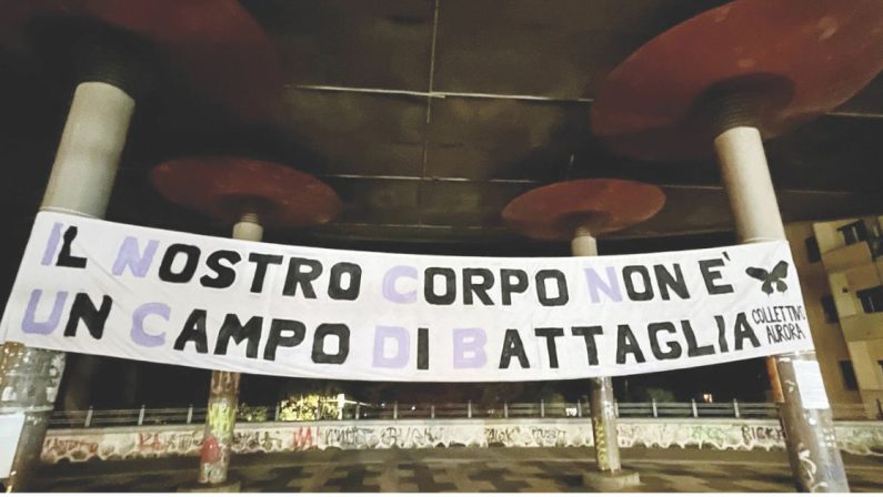 Violenza contro le donne, la Calabria si veste di rosso