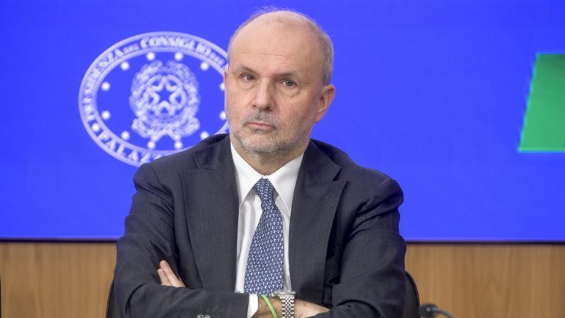 Manovra, Schillaci: “Rafforziamo il diritto alla salute”