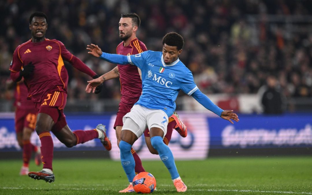 Vittoria e sorpasso, il Napoli vince 1-0 a Roma e torna in vetta