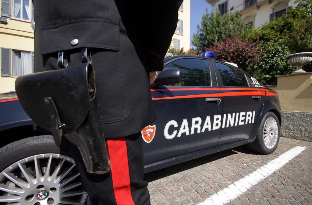Violenta e maltratta anziani in casa riposo, arrestato operatore sanitario a Capri