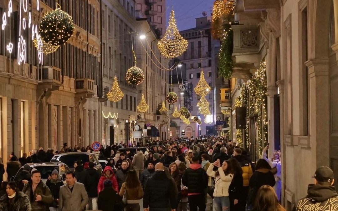 Tredicesime più ricche, gli italiani spenderanno 10 mld per i regali di Natale