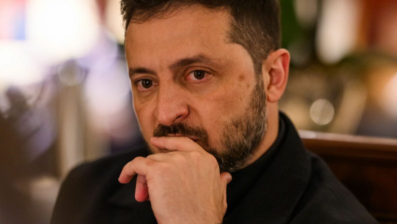 Zelensky “Oggi condivideremo piano di pace rivisto con Usa”