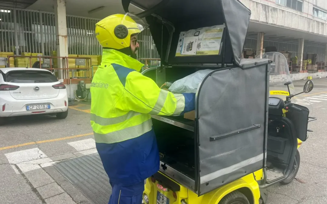 Crescita record dei volumi, Poste potenzia consegne e servizi a Milano