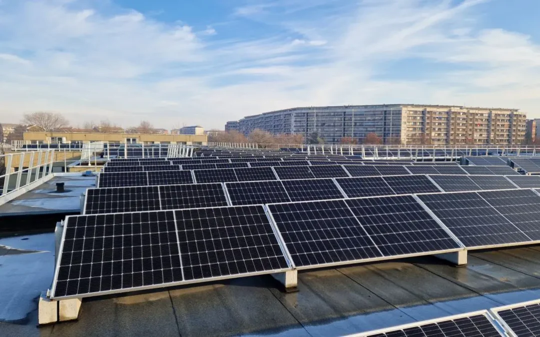 Torino, la città dove la posta viaggia a energia pulita