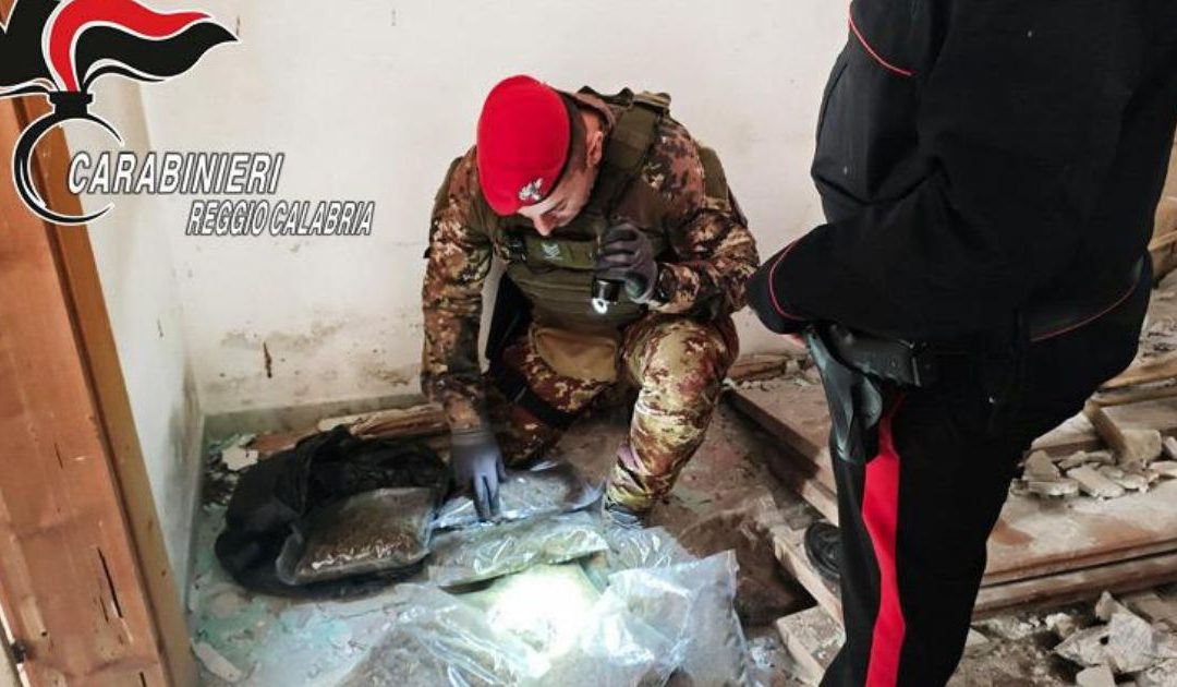 Africo nuovo, sequestro di oltre tre chili di marijuana