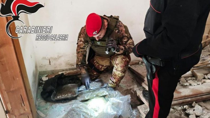 Africo nuovo, sequestro di oltre tre chili di marijuana
