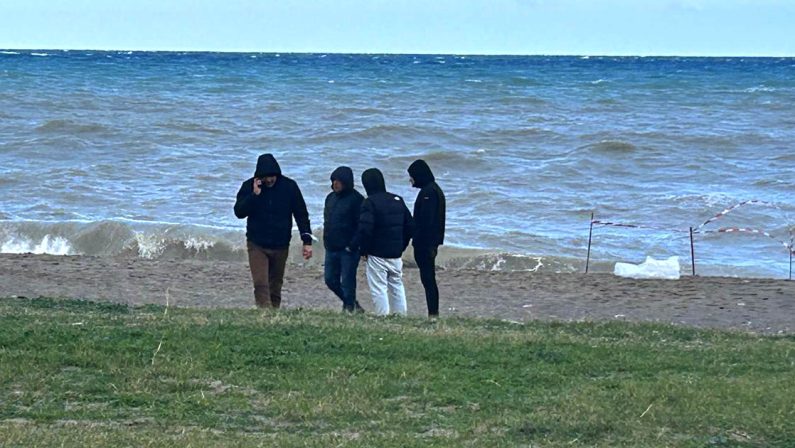 Giallo a Cariati nel Cosentino, cadavere ritrovato sulla spiaggia