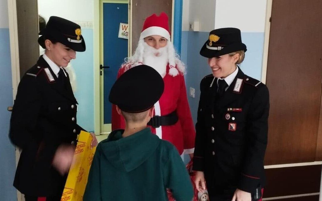 “Tradizione e Vicinanza” i Carabinieri dai piccoli pazienti della Pediatria di Locri