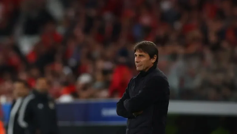 Napoli sconfitto 2-0 in casa del Benfica, Mourinho complica il cammino europeo di Conte