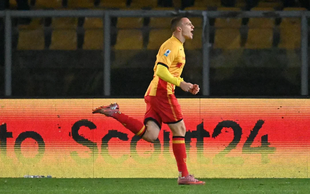 Il primo lampo di Stulic, il Lecce batte il Pisa 1-0