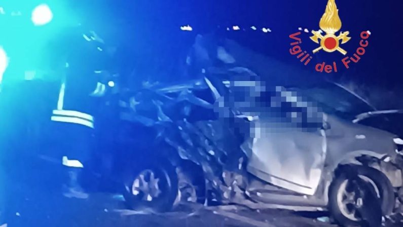 Belcastro, fuori pericolo uno dei 3 feriti dell’incidente mortale sulla Ss 106
