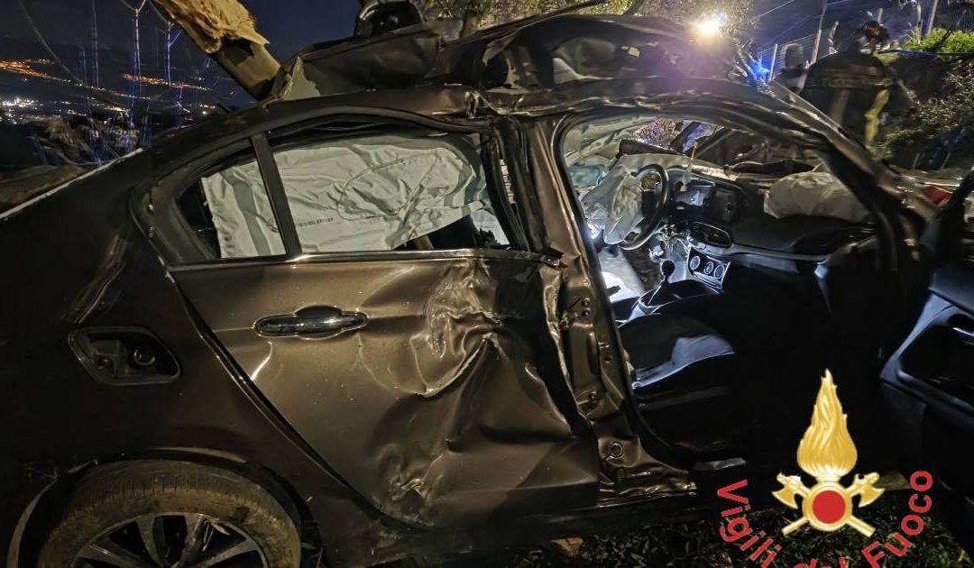 Incidente mortale a Platania, perde la vita un sedicenne, ferito un diciottenne